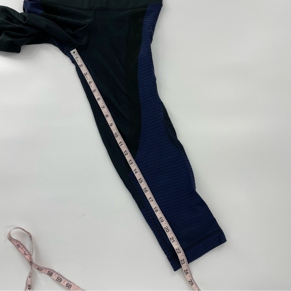 Women's Nike Zoned Sculpt Capri Leggings Two‎ Tone Navy Blue - Picture 11 of 12